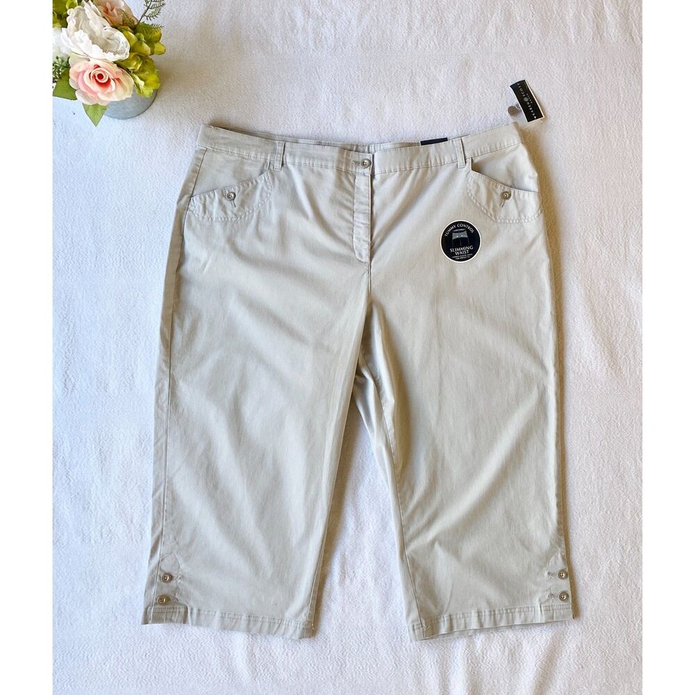 Karen Scott Woman. Tummy control slimming waist capris. Size 24W.